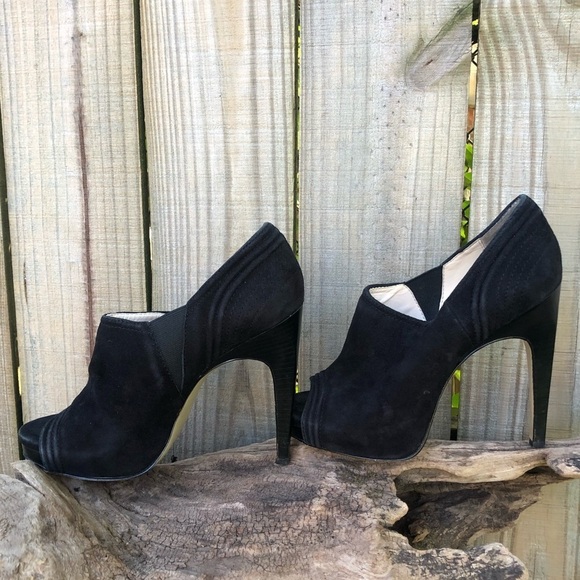 Calvin Klein Black Kid Suede Shanon Open Toe Heels - Picture 2 of 12